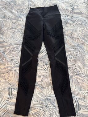 Alo Black High-Waist Mesh Panel Leggings w Pleats